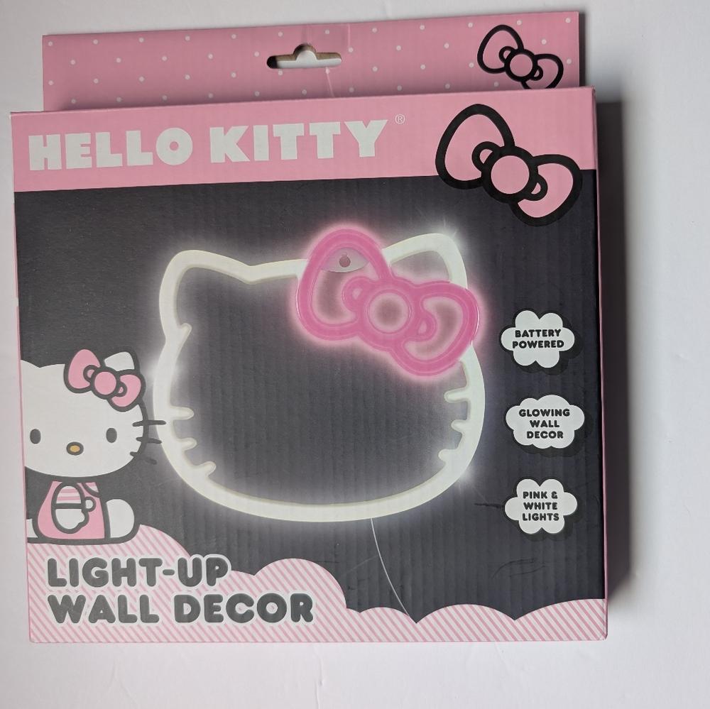 NEW Hello Kitty Light-Up Wall Decor